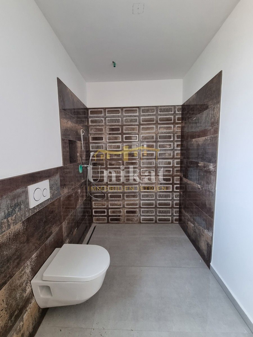 Hiša v okolici Višnjana - 4 spalnice in bazen